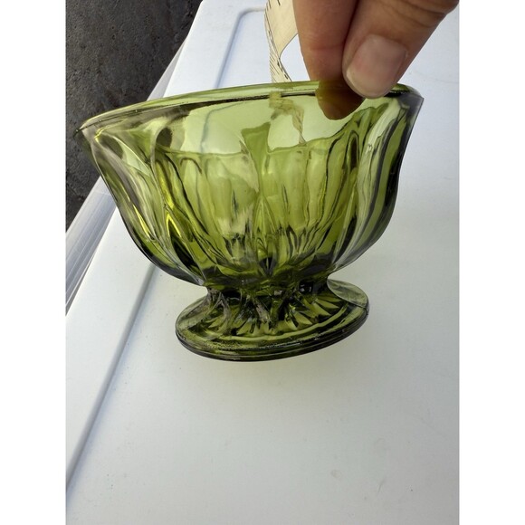 Vintage MCM Anchor Hocking Avocado Green Glass Pedestal Footed Bowl Candy Dish - Picture 3 of 6